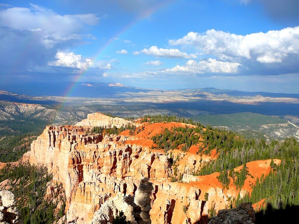 Rainbow Point - Marc Averette (talk · contribs), Public domain, via Wikimedia Commons